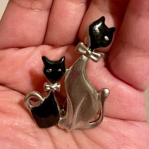 Liz Claiborne Black and Silver Cat Duo Pin